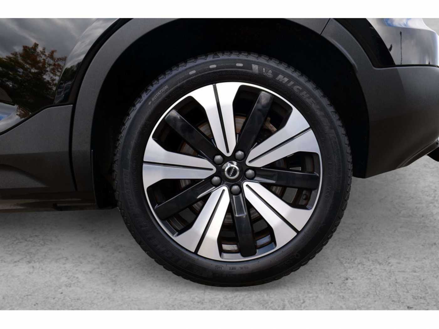 Volvo  Plus Recharge Pure Electric 2WD ACC LED