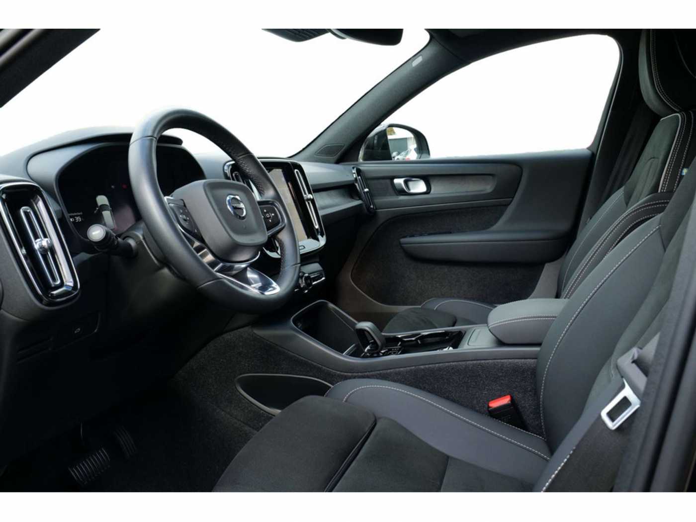 Volvo  Plus Recharge Pure Electric 2WD ACC LED