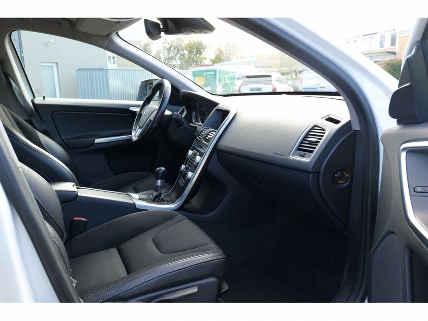 Volvo  D4 AWD Momentum