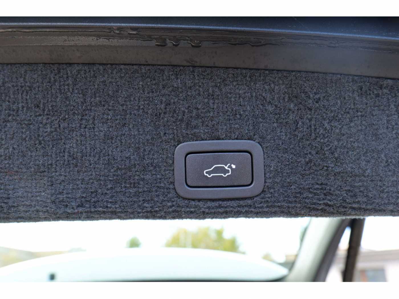 Volvo  D4 AWD Momentum