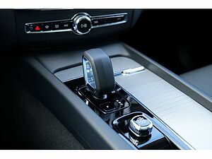 Volvo  T6 AWD Plus Dark Recharge Plug-In Hybrid AWD