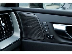 Volvo  T8 Ultra Dark Recharge Plug-In Hybrid AWD