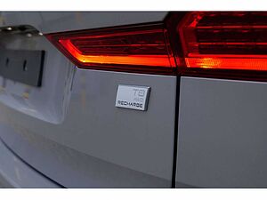 Volvo  T8 Ultra Dark Recharge Plug-In Hybrid AWD