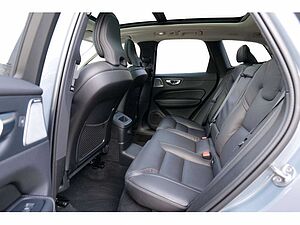Volvo  T8 Ultra Dark Recharge Plug-In Hybrid AWD