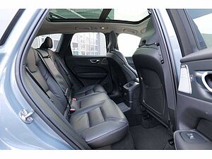 Volvo  T8 Ultra Dark Recharge Plug-In Hybrid AWD