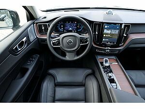 Volvo  T8 Ultra Dark Recharge Plug-In Hybrid AWD