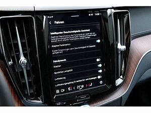 Volvo  T8 Ultra Dark Recharge Plug-In Hybrid AWD