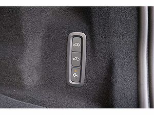 Volvo  T8 Ultra Dark Recharge Plug-In Hybrid AWD