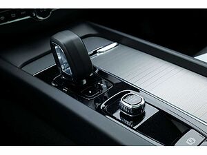 Volvo  T8 Plus Dark Recharge Plug-In Hybrid AWD