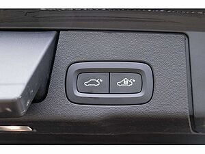 Volvo  T8 Plus Dark Recharge Plug-In Hybrid AWD