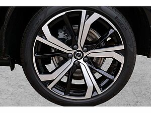 Volvo  T8 Plus Dark Recharge Plug-In Hybrid AWD