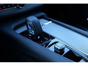 Volvo  T8 Plus Bright Recharge Plug-In Hybrid AWD