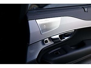 Volvo  T8 Ultimate Bright Recharge Plug-In Hybrid AWD