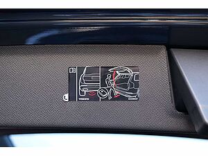 Volvo  T8 Ultimate Bright Recharge Plug-In Hybrid AWD