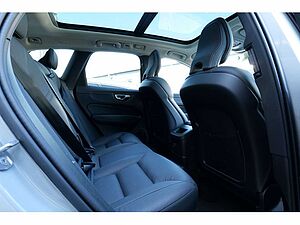 Volvo  T8 Ultra Dark Recharge Plug-In Hybrid AWD