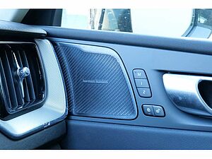 Volvo  T8 Ultra Dark Recharge Plug-In Hybrid AWD