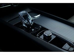 Volvo  T6 Plus Dark Recharge Plug-In Hybrid AWD