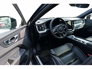Volvo  T6 Plus Dark Recharge Plug-In Hybrid AWD