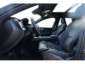 Volvo  T6 Plus Dark Recharge Plug-In Hybrid AWD