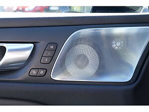 Volvo  Lim. T8 Ultimate Dark Recharge Plug-In Hybrid AWD