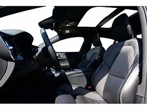 Volvo  Lim. T8 Ultimate Dark Recharge Plug-In Hybrid AWD