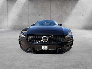 Volvo  Lim. B5 Ultimate Dark AWD LED PANO 360°