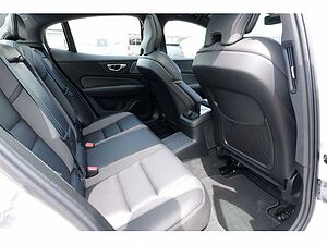 Volvo  Lim. T8 AWD Ultimate Dark Recharge Plug-In Hybrid