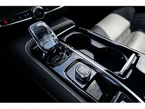 Volvo  Lim. T8 AWD Ultimate Dark Recharge Plug-In Hybrid