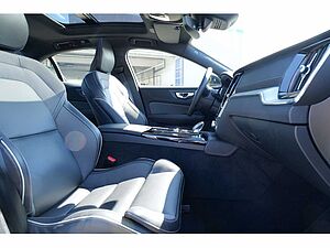 Volvo  Lim. T8 AWD Ultimate Dark Recharge Plug-In Hybrid