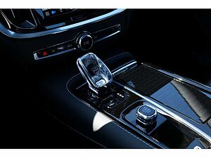 Volvo  Lim. T8 AWD Ultimate Dark Recharge Plug-In Hybrid