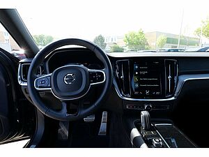 Volvo  T6 Plus Dark Long Range Plug-In Hybrid AWD