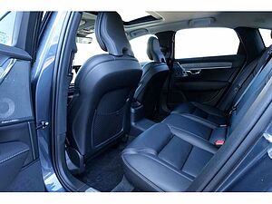 Volvo  Lim. T8 Ultimate Dark Recharge Plug-In Hybrid AWD