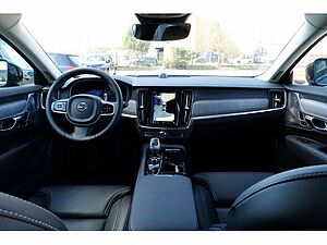 Volvo  Lim. T8 Ultimate Dark Recharge Plug-In Hybrid AWD
