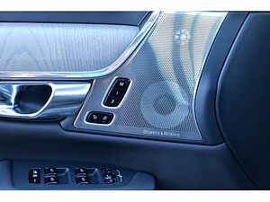 Volvo  Lim. T8 Ultimate Dark Recharge Plug-In Hybrid AWD