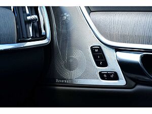 Volvo  Lim. T8 Ultimate Dark Recharge Plug-In Hybrid AWD