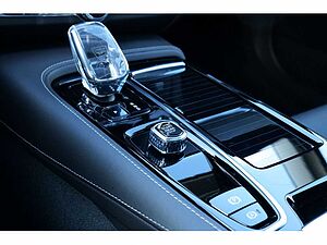 Volvo  Lim. T8 Ultimate Dark Recharge Plug-In Hybrid AWD