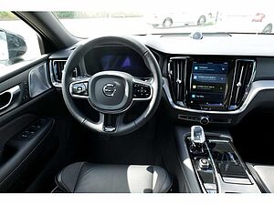 Volvo  Lim. T8 Ultimate Dark Recharge Plug-In Hybrid AWD