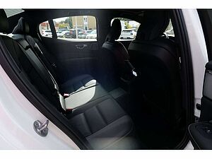 Volvo  Lim. T8 Ultimate Dark Recharge Plug-In Hybrid AWD