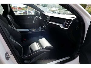 Volvo  Lim. T8 Ultimate Dark Recharge Plug-In Hybrid AWD