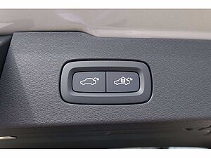Volvo  Kombi T6 Plus Dark Recharge Plug-In Hybrid AWD