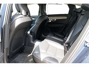 Volvo  Lim. T8 Ultimate Dark Recharge Plug-In Hybrid AWD