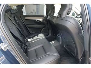 Volvo  Lim. T8 Ultimate Dark Recharge Plug-In Hybrid AWD