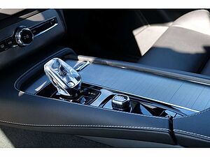 Volvo  B5 AWD Ultimate Dark