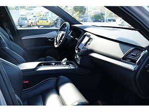 Volvo  B5 AWD Ultimate Dark