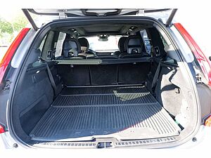 Volvo  B5 AWD Ultimate Dark