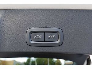 Volvo  Ultimate Recharge Twin Motor Pure Electric AWD