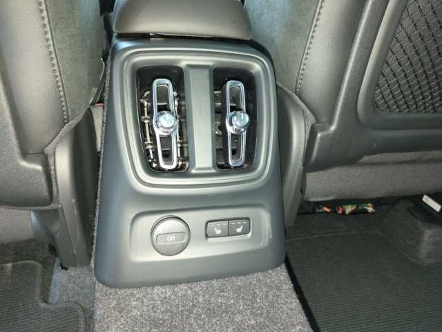 Volvo  XC40 Recharge R-Design, T4 Plug-in Hybrid