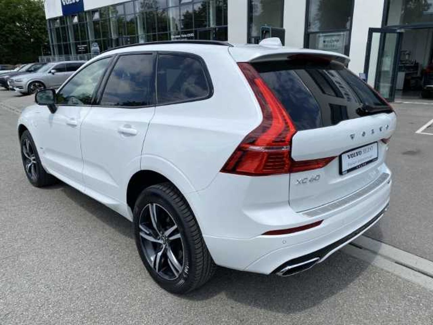 Volvo  XC60 T8 TWIN ENGINE AWD Automatikgetriebe (223+65kW/303+87PS) R-Design