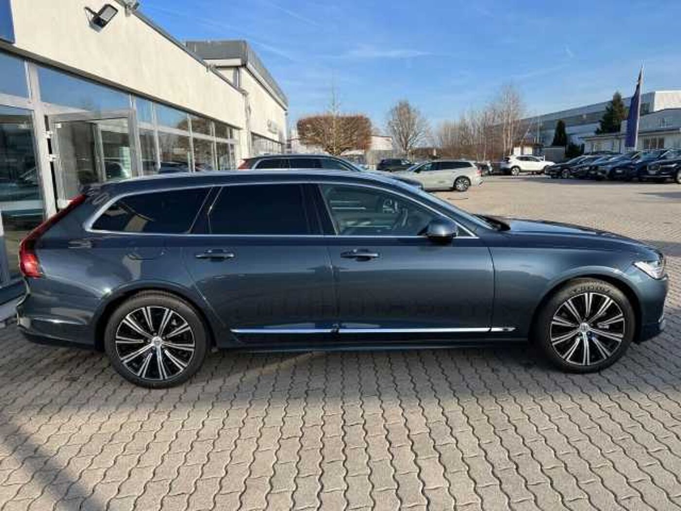 Volvo  V90 Plus, B4 Mild-Hybrid, Diesel, Bright