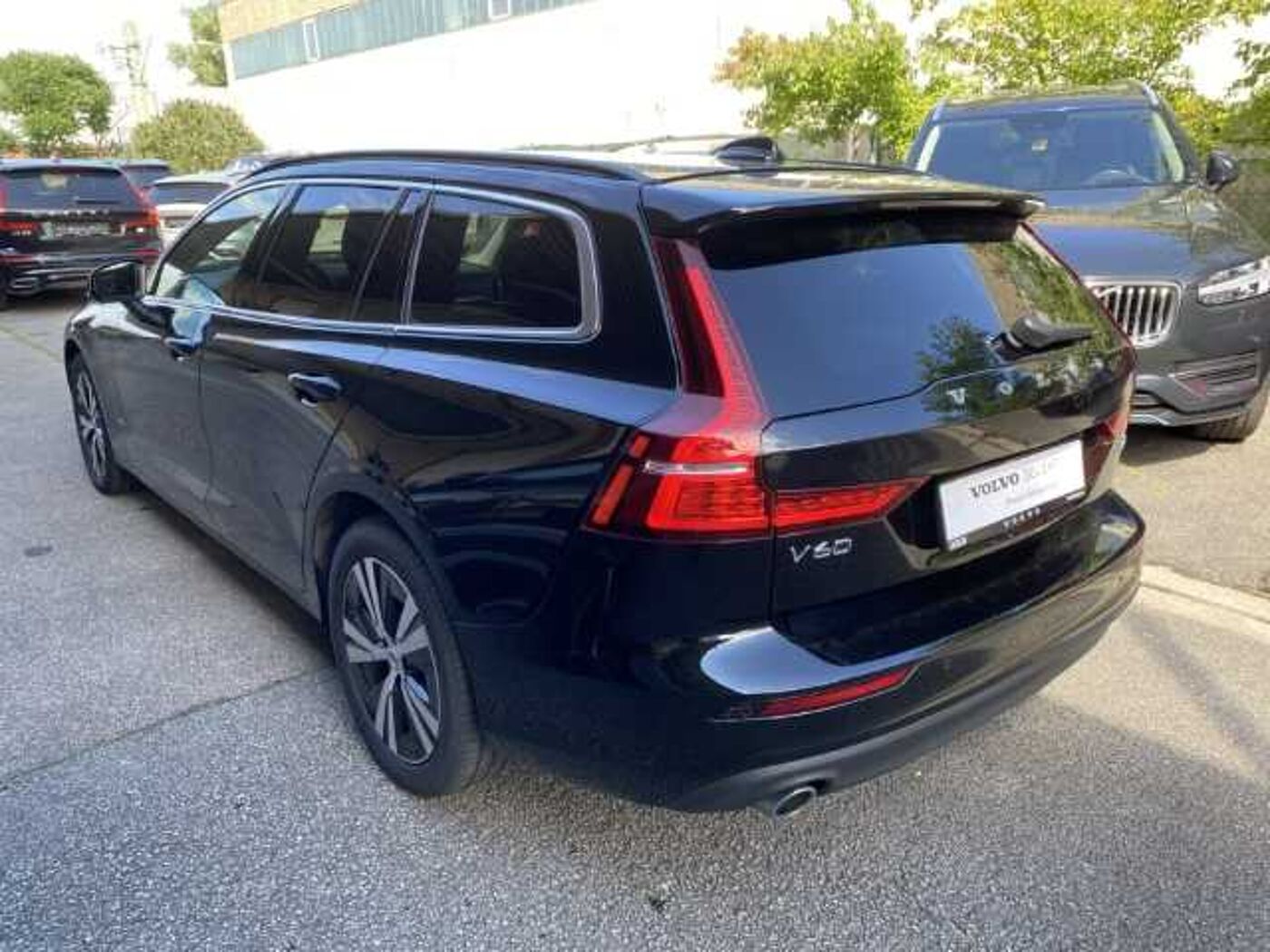 Volvo  V60 Momentum Pro, B4 Mild-Hybrid Diesel